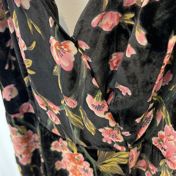 DEX Floral Flow Dress - Picture 2 of 4